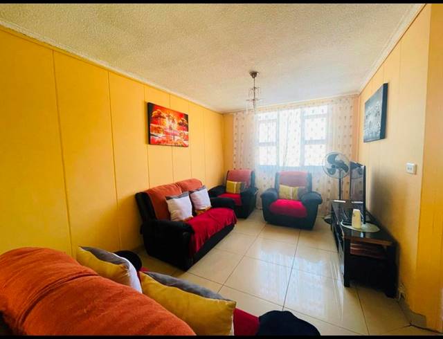 3 BEDROOM APARTMENT FOR SALE IN MONTCLAIR